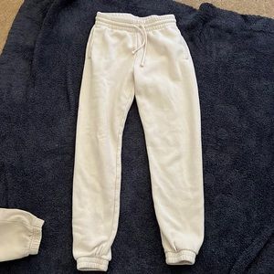 TNA ARITZIA slim sweatpants